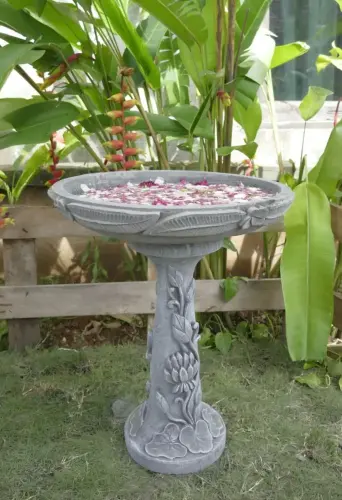 Product image of the product “Set Bangkok – Bird Bath | 60 cm Height, Ø Bowl 50 cm | Casted Stone ”